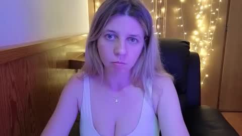 esma347866 online show from May 20, 10:16 pm