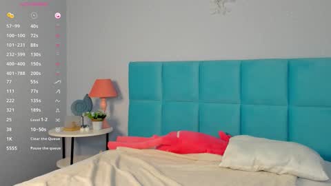 Esme Runn online show from October 13, 2:57 am