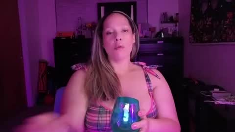 Esme Luv online show from June 16, 1:20 am