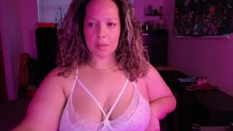 Esme Luv online show from June 20, 12:06 am