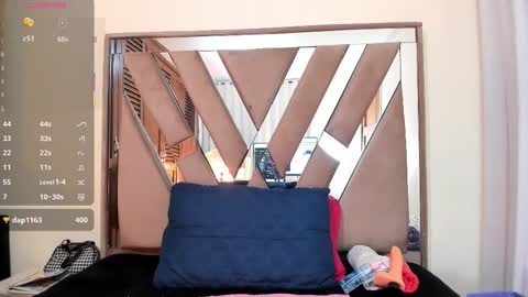 Esmeralda .INDEPENDENT MODEL online Monday to Saturday 3 pm Chicago online show from October 22, 4:15 am