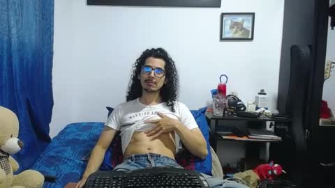 Esnider online show from April 26, 2:42 am