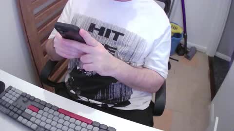 Morph online show from February 8, 9:51 pm