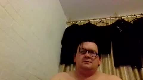 essexman44 online show from March 18, 12:38 am