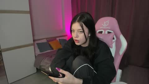 esteria online show from December 2, 1:29 am