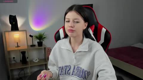 esteria online show from December 10, 5:33 pm