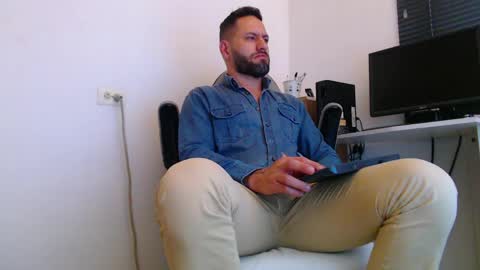 esteban online show from April 19, 6:10 pm