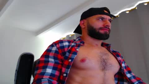 esteban online show from December 4, 6:51 pm