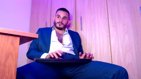 Esteban Fernandez online show from February 2, 8:34 am