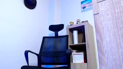 Esteban Fernandez online show from March 1, 4:28 am