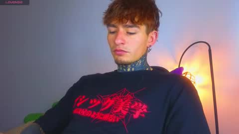 Esteban independent model online show from December 5, 11:19 am