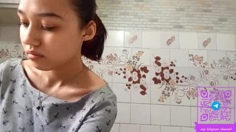 estellekirbo online show from February 18, 1:22 pm