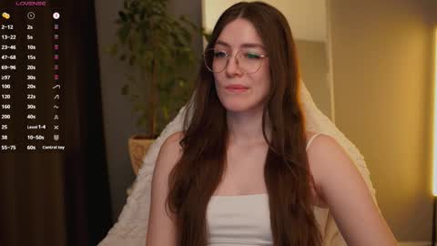 Ester online show from February 18, 9:09 am