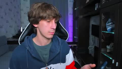 LOUIS online show from February 26, 8:36 pm