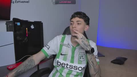 estivenvel online show from March 5, 12:30 am