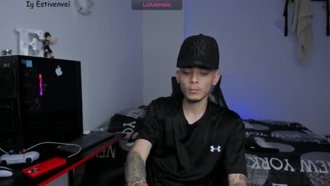 estivenvel online show from March 24, 4:57 pm