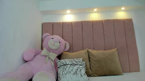 Estrella  online show from May 7, 10:38 pm