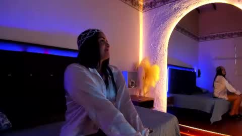 estrellatorres online show from August 6, 1:42 pm