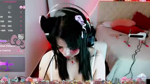 Moon online show from November 26, 9:11 pm