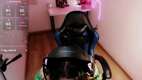 Moon online show from April 3, 9:00 pm