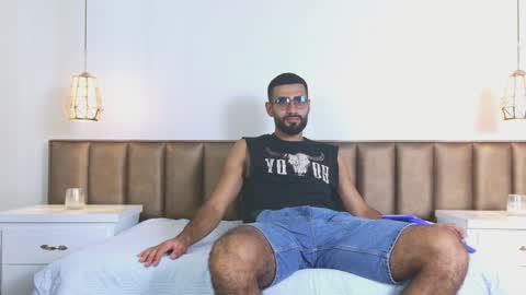 Ethan online show from November 18, 4:32 pm