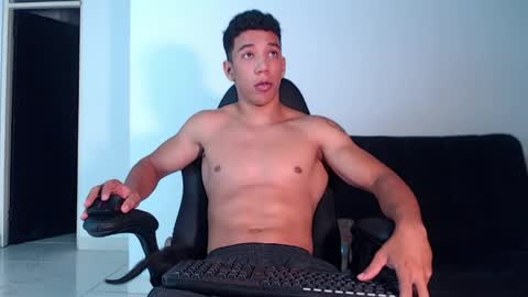 Ethan Noir online show from May 29, 11:58 pm