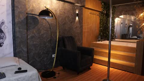 ethan_occonor online show from April 8, 12:30 pm