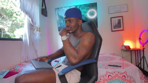 ethan travis online show from November 26, 8:49 pm