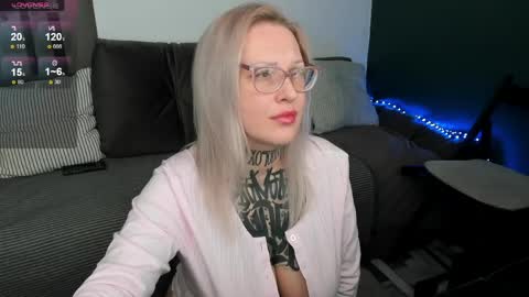 Alxandra online show from April 3, 10:00 am