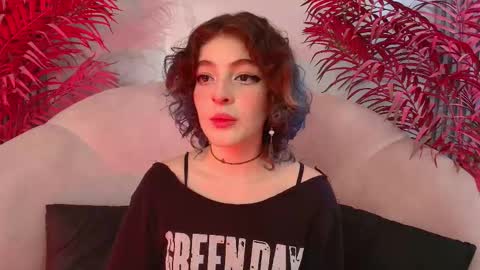 E V A online show from November 19, 7:45 pm