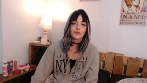 E V A online show from December 4, 2:14 am