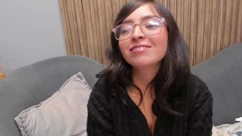 Angelinne online show from March 8, 8:33 am