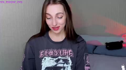 Snapshot of eva_meow_eva chatting on February 19, 12:14 am eva_meow_eva online show from February 19, 12:14 am