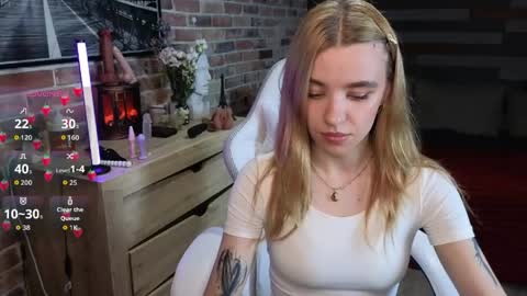 eva_mini online show from June 3, 9:09 pm