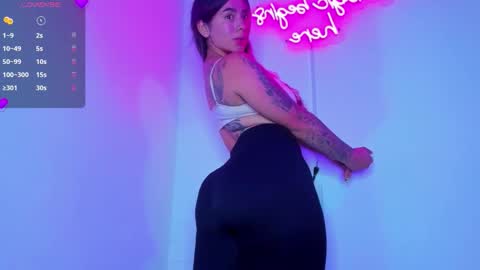 Eva Shinee online show from December 1, 10:30 pm