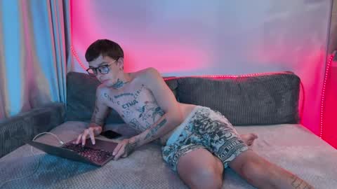 eva_simon__ online show from April 25, 1:41 pm