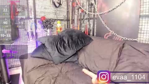 EVA INDEPENDENT MODEL online show from November 26, 4:54 am