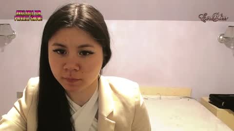 EvaBlis online show from April 3, 7:10 pm