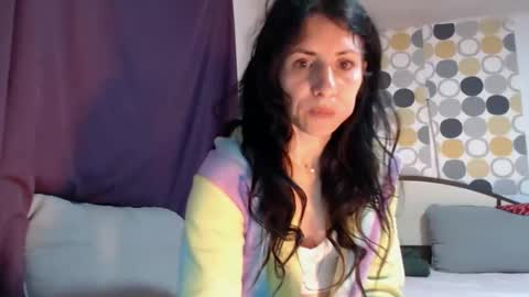 hornycrissyyourlove online show from October 21, 2:16 am