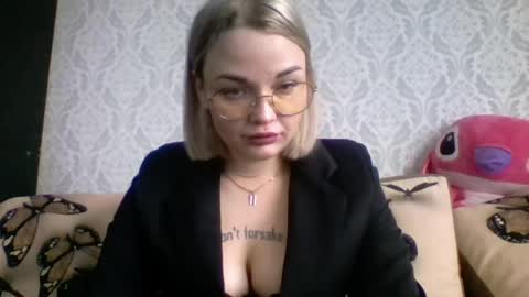 evadelicious_ online show from July 2, 7:35 am