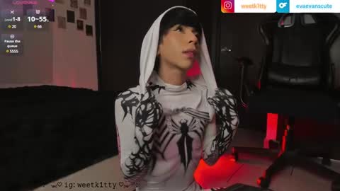 evaevanscute online show from December 14, 8:40 pm