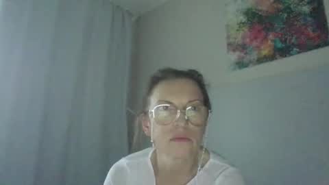 Snapshot of evaglad chatting on October 13, 6:04 am evaglad online show from October 13, 6:04 am