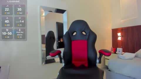 E V A  online show from October 24, 3:51 am