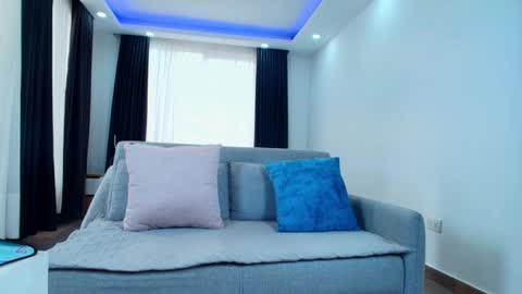  EVA LUNA online show from November 12, 7:49 pm