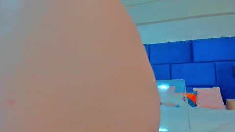 EvaThorn online show from March 30, 6:24 am