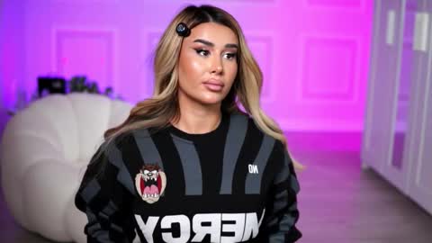 Eva online show from October 26, 8:19 pm