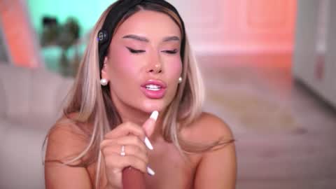 Eva online show from November 28, 10:06 pm