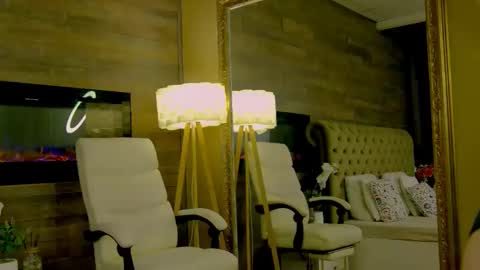 EveHamilton online show from February 12, 9:29 pm