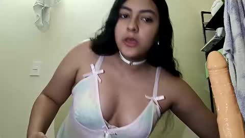 Snapshot of evelin86 chatting on October 12, 7:23 am evelin online show from October 12, 7:23 am