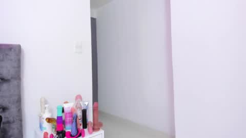 evelin__thompsson online show from May 9, 4:29 am